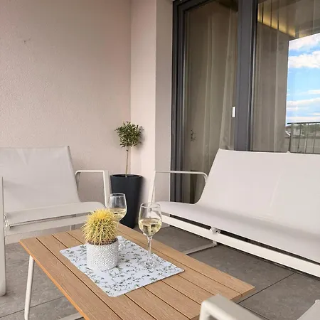 Two-bedroom In Center With Private Garage Apartmán *