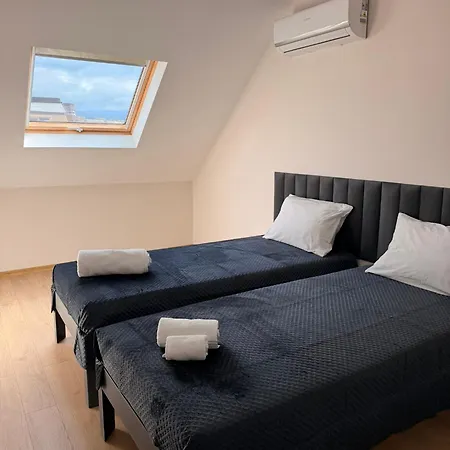 Apartmán Two-bedroom In Center With Private Garage *