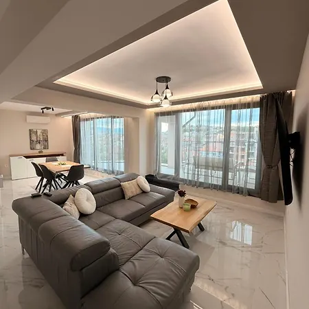 Apartmán Two-bedroom In Center With Private Garage Plovdiv