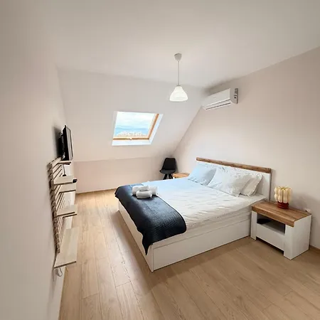 Two-bedroom In Center With Private Garage Apartmán *